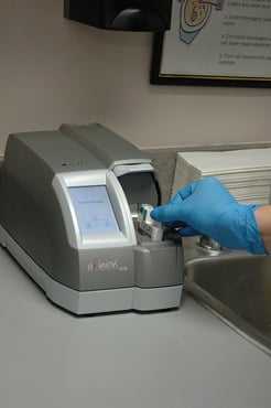 diabetic blood analyzing machine